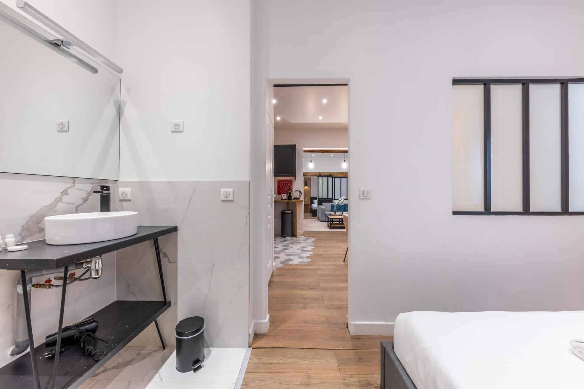 Off Familial Dans Le Marais 2br *