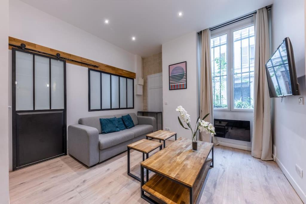 Off Familial Dans Le Marais 2br Apartment